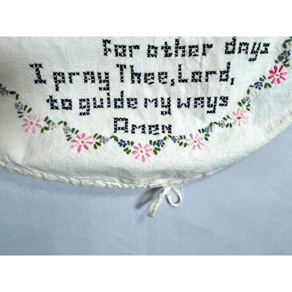Vintage Hand Embroidered Now I Lay Me Down To Sleep Prayer Wall Hanging Nursery - Picture 9 of 12